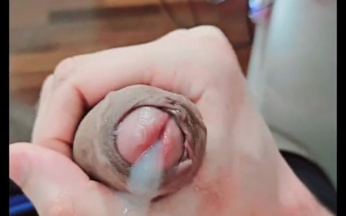 Lkdick8: 你能喝我的精液宝贝吗？