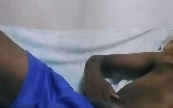 Kenyandick: Przystojny mężczyzna wcześnie rano przyłapany na szarpaniu
