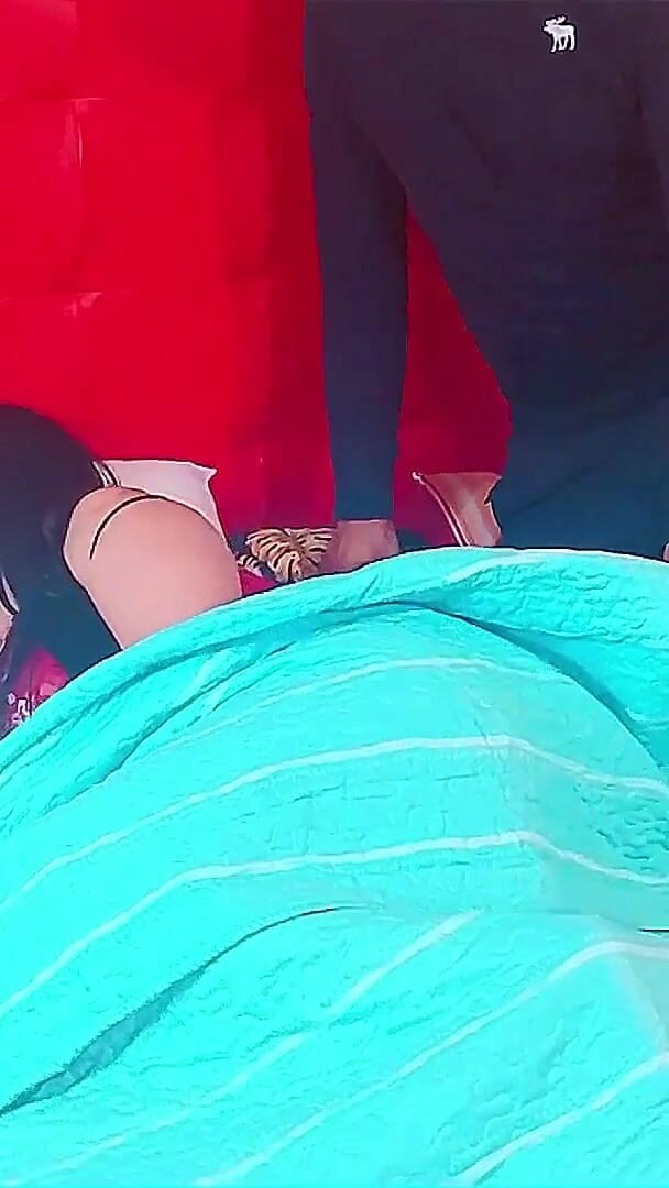 Kellyhotstepmom: Tôi bước vào phòng của mẹ kế để đụ bà ấy.