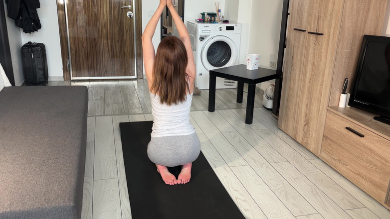 GassyKat: Pawg fedorento yoga peida sessão