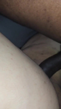 MILF latina dikongkek gaya doggy