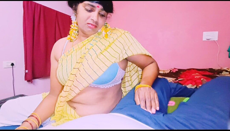 Honey lips: Kehidupan seks tante seksi india yang lagi sange ini minta...