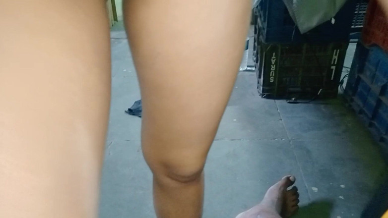 NikiRathod: 与 divya 在邻居家口交和性爱 第 2 部分 邻居家