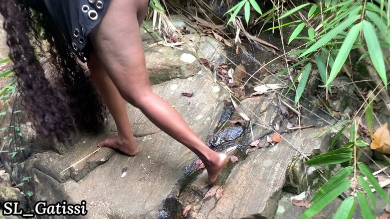 SL Gatissi studio: Beautiful Sri Lankan Teen Fucked in the Jungle