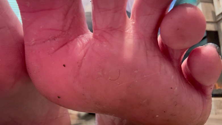 Peppermint Giantess: Giantess Soles POV Humilate