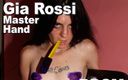 Picticon bondage and fetish: Gia Rossi &amp;amp; Master Hand BDSM oholené vibrované mořidlo