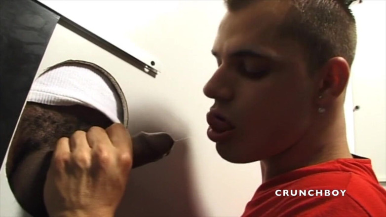 FETISH BDSM STUDIO: Pik zuigen in kijkgaten met fetisjkleren