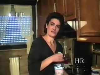 Italian swingers LTG: 与家庭主妇VHS录像带的意大利红灯复古视频 #9 - 家庭故事！