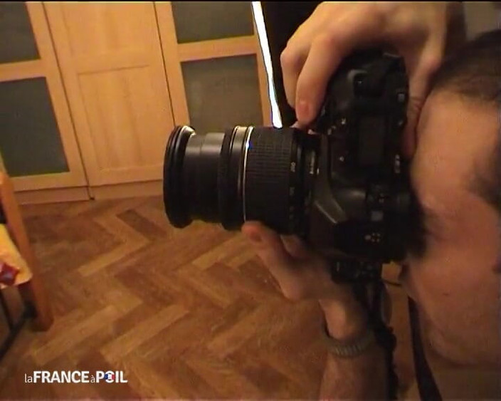 French Family Secrets: Penggambaran untuk si rambut coklat dengan Badan Mimpi