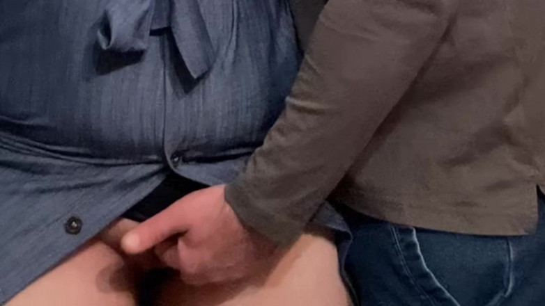 PriyaNaavya: Извращеный сводный брат трет мою киску в метро