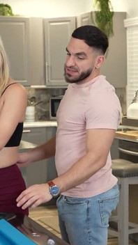 Uzun zamandır görmüyor, üvey anne ve üvey kız kardeş üvey erkek kardeşinin yarağı için istekli 7/24 - serbest orta yaşlı seksi kadın