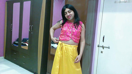 Cute & Nude Crossdresser: Crossdresser banci manis femboy Sweet Lollipop mencuba pakaian tradisional untuk...