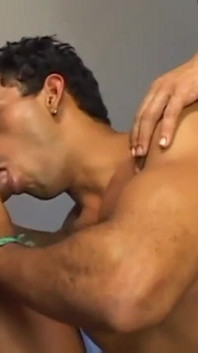 Gang bang anale transessuale a San Paulo in Brasile...