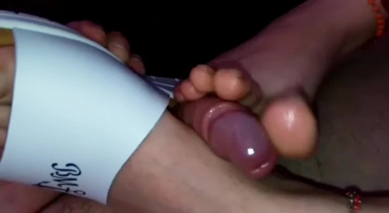 The Bitch Mistress: Godo a Segarlo Con I Miei Piedi: Super Sborrata Finale!