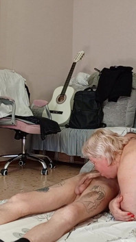 Komm meiner ehefrau nach dem blowjob in den hals