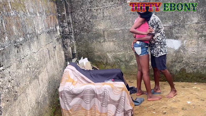 Titty_Ebony: Africké Hnědé Černé Péro a Ebenové Teenagerky Šukají Na Židlích, Venkovní Hardcore Někde...