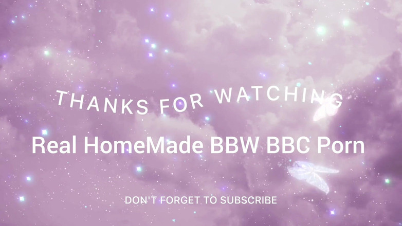 Super sexy ebony cuties: Desesperado por un pis meando mientras lava los platos