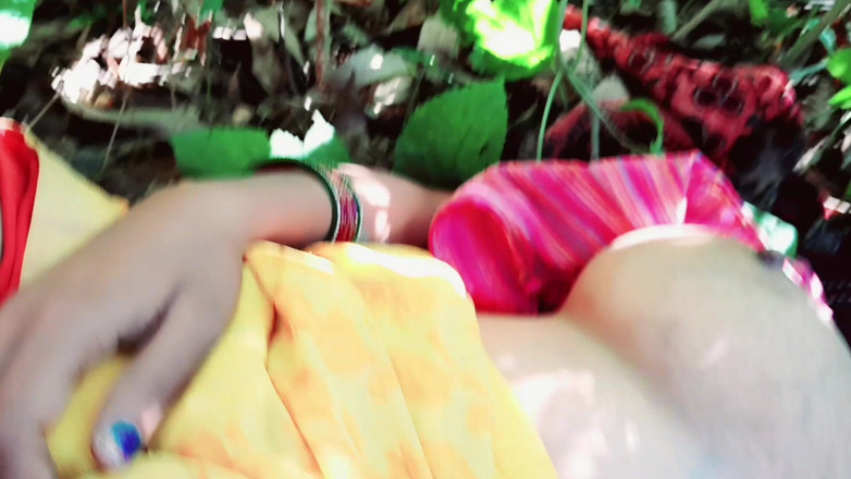 Renudbf: Indická desi čerstvě vdaná dívka chce mít venkovní sex, plný hindský...