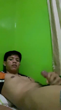 Pinoy Twink Quick Jerk off