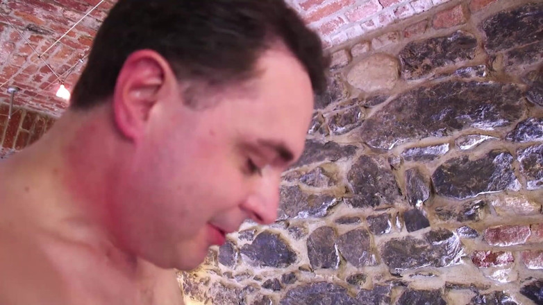 Andrea Dipre Channel: Napalona dziwka seksualne przygody dla Andrea Dipre'