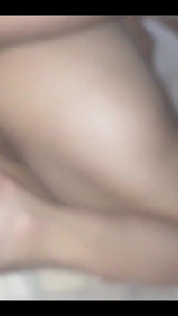 Cewek sange ini ngentot pantat bahenolnya habis-habisan sampai crot di dalam
