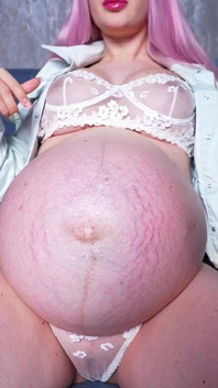 Pregnant Giantess