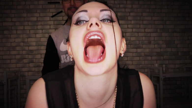 Goddess Misha Goldy: Worship my lips while I am get fucked by real...