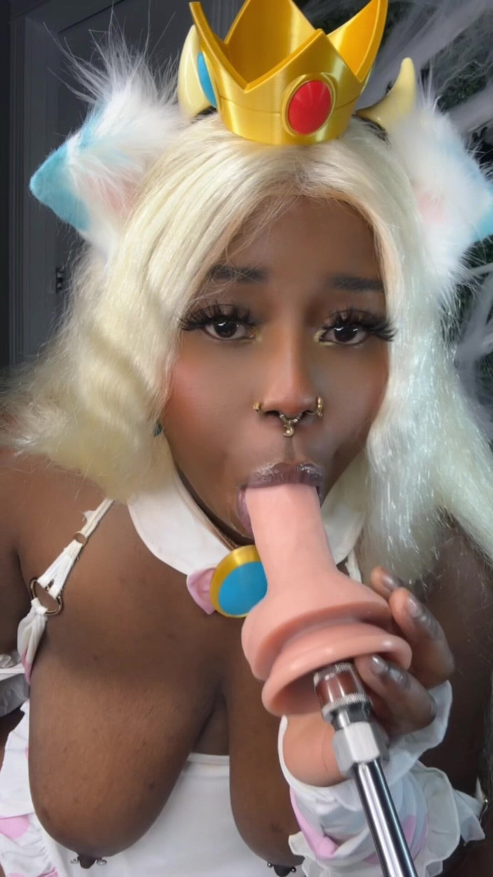 Blue LaSirene: Cowpeach schlampiger blowjob