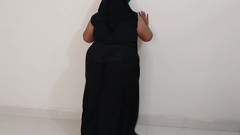 Aria Mia: モロッコ人モニカが夫がいない間に興奮し、見知らぬ人にセックスされる