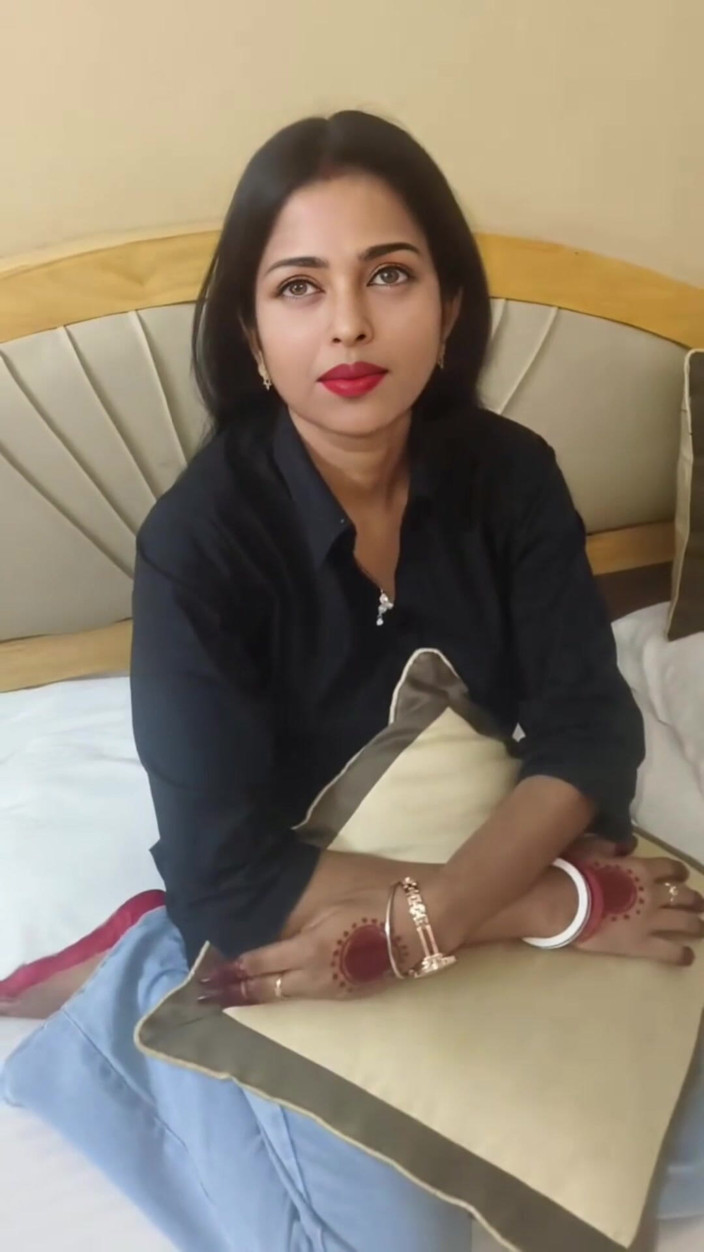 Robert7: S-235.Aishwarya bhabhi 在酒店啪