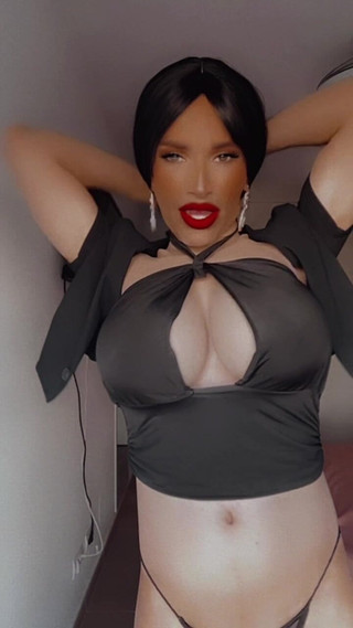 Sissy Slut Brianna: Sladký pohled, nebezpečné úmysly