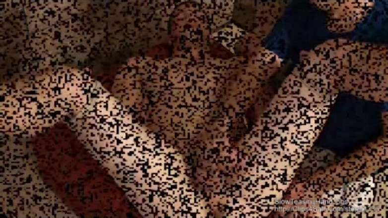 Slow Teasing Hand Jobs: दो बूढ़े लोग कॉलेज फुटबॉल खिलाड़ी पर दावत करते हैं