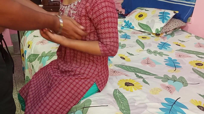 DesiSexCreator: India caliente aldabaste que calmó tu semen indio en perrito...