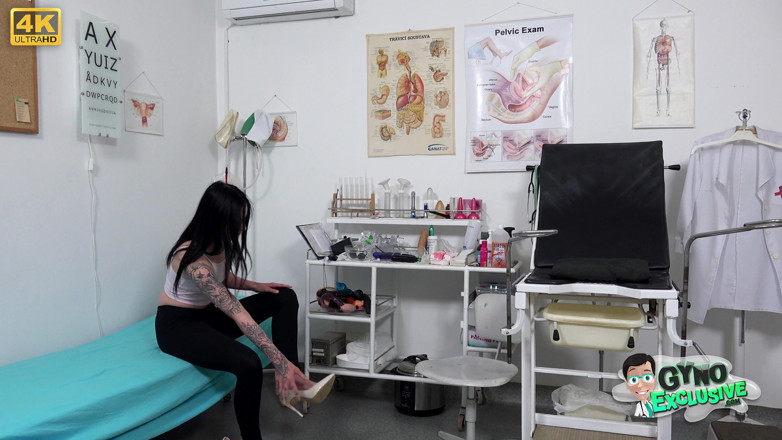 Gyno Exclusive: Quinn Diamond tuổi teen siêu gợi cảm được bác sĩ khám đôi...
