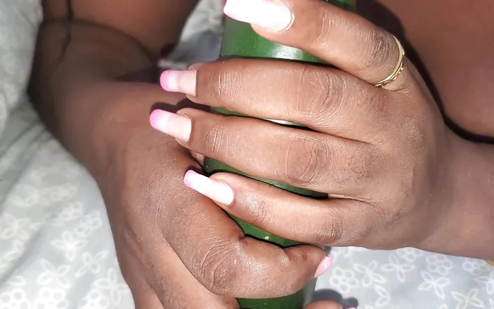 QUEENLYSSA: Amazing cucumber cum in my ass
