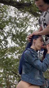 Sexo Público Con Un Desconocido Atractivo En El Bosque, Zorra Mostrando Tetas Grandes Y Perfectas, Creampie