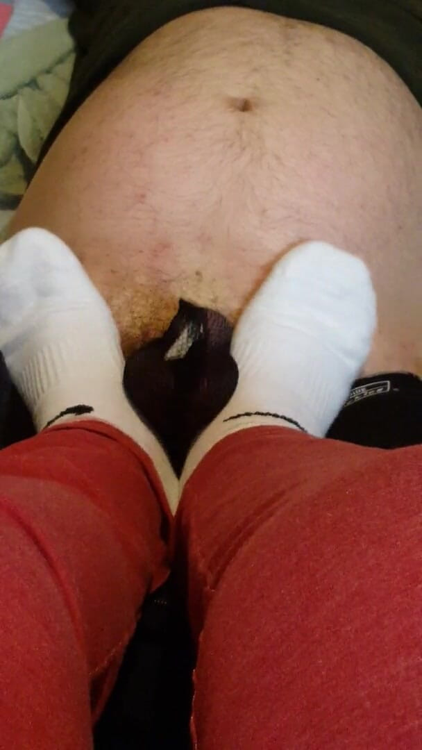 Miss Sock trampler: mere gore moze ke saath uska land hilaana