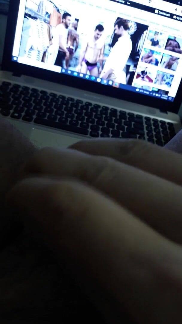 Sexnow: ทวิงค์ชักว่าวแตกคาปาก ขึ้นบนลงล่างน้ำเงี่ยนพุ่ง