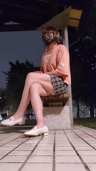 La masturbación al aire libre hace que mi corazón lata más rápido.
