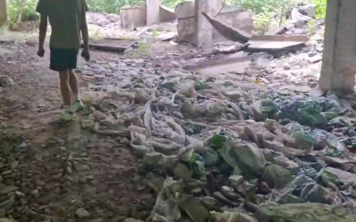 AlexGay: Twink s-a pierdut în Ruine. Tată paznic mi-a futut curul fără...