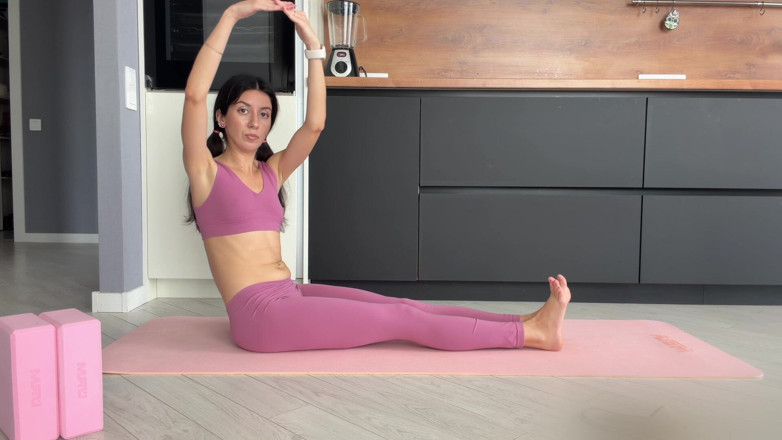 Katty West: Grande allenamento di stretching con Katty West in leggings