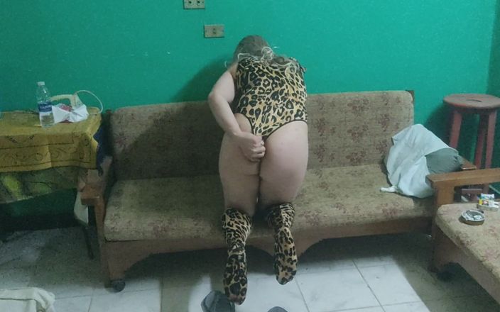 White sissy: Pertunjukan banci Mesir