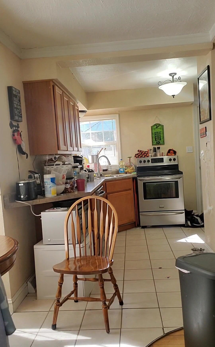 KinkyKatie: Saya Agak Obses dengan Sayap Awak Ini!