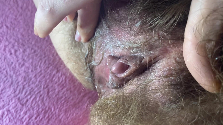 Cuteblonde666: De cerca mojado coño peludo gran clítoris