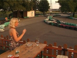 Lucky Cooch: Sexy blonde chick has a nice time outdoors at the...