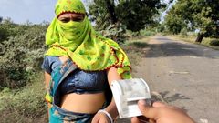 Sexy Komal: Komal était sur la route pour la première fois et a...