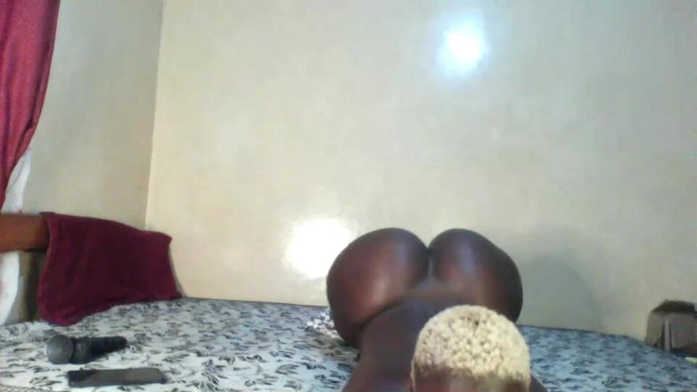 Mamaj: Africká barbie panenka