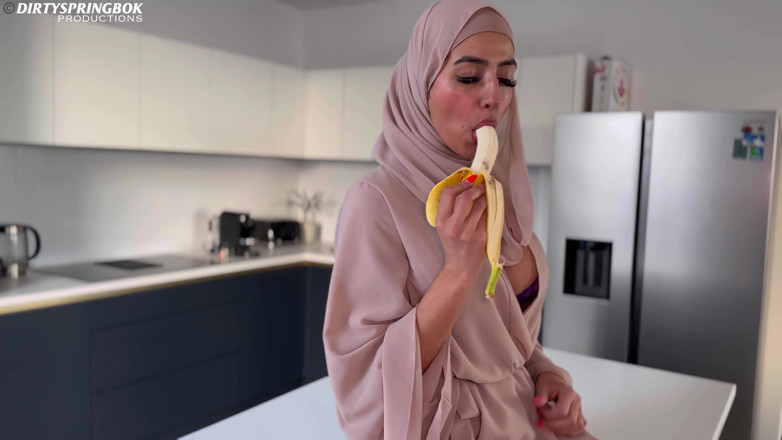 Aaliyah Yasin: Gadis muslim haus seks ini dientot habis-habisan sama besar pria...