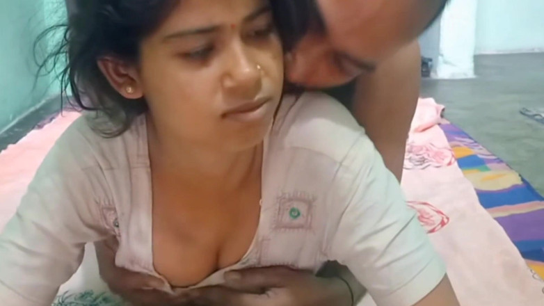 Sexy Girlfriend Girl: 继兄弟尝试这个奇怪的把戏