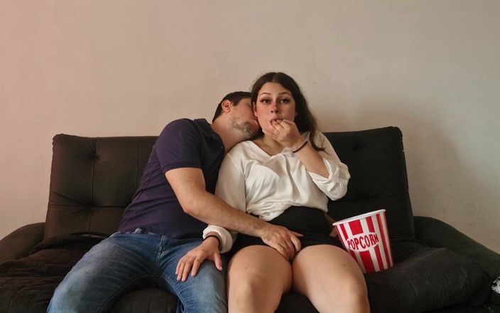 Tina and edward: Ein handjob während des films